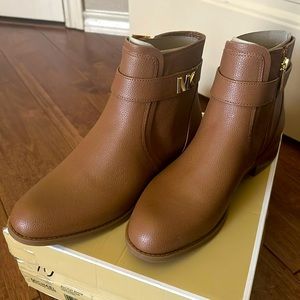 Michael kors booties new in box size 10
